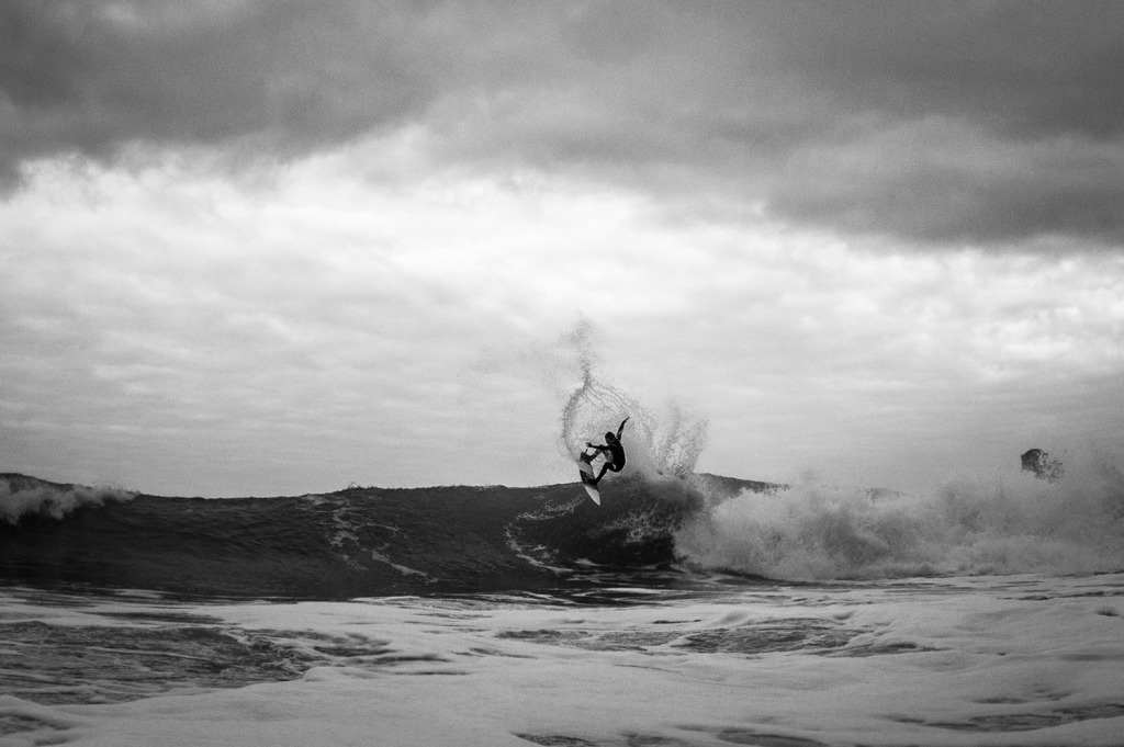 Dale Foster releases the fins on a stormy day last winter. Photo Luke Gartside